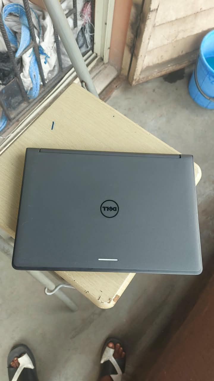 Dell laptop photo 2