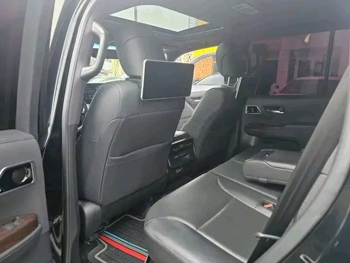 Black Toyota Land Cruiser