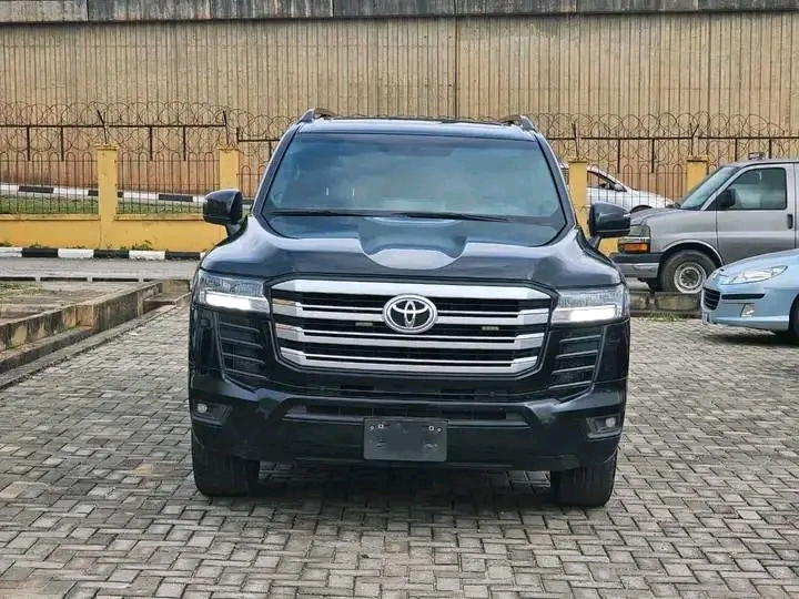 Cropped Faux leather Jacket