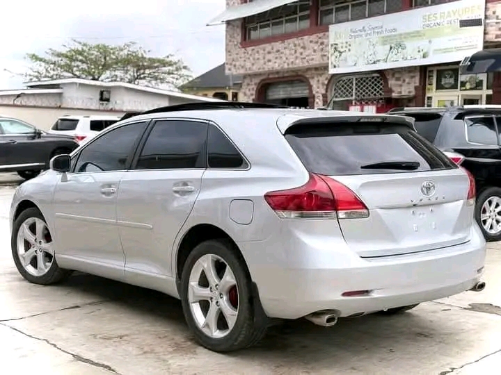 Toyota Venza Hood Deflector