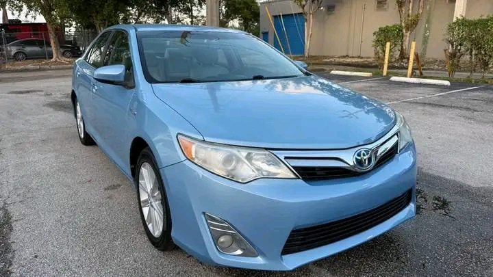 Cropped Faux leather Jacket