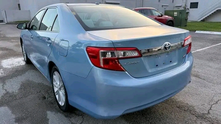 Used Toyota Camry Hybrid