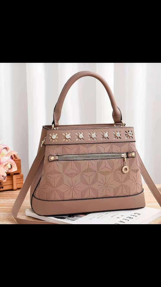 Ladies handbag photo 2
