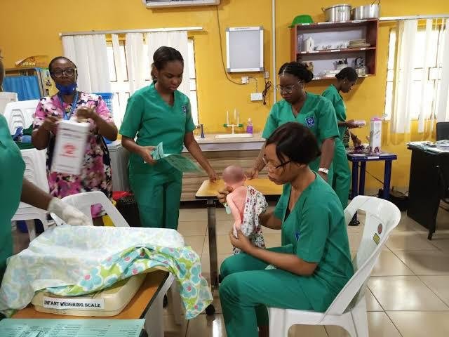 Clinical Infant Weighing Scale