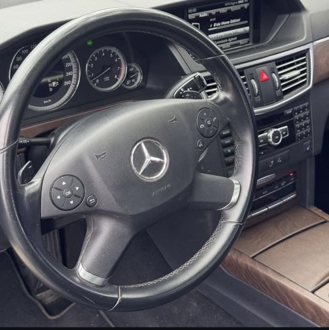 2013 E350 photo 3
