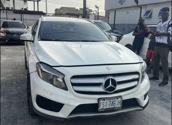 2015 GLA250 photo 4