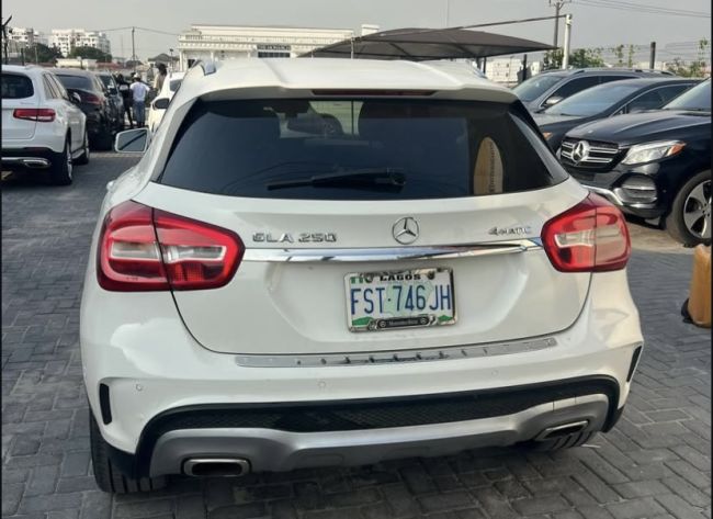 2015 GLA250 photo 2