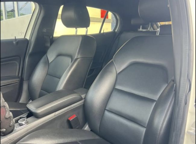 2015 GLA250 photo 3