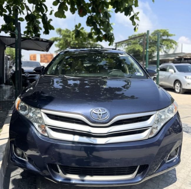 2015 TOYOTA VENZA XLE AWD photo 2