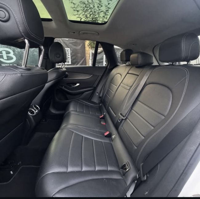2016 GLC300 4MATIC photo 4