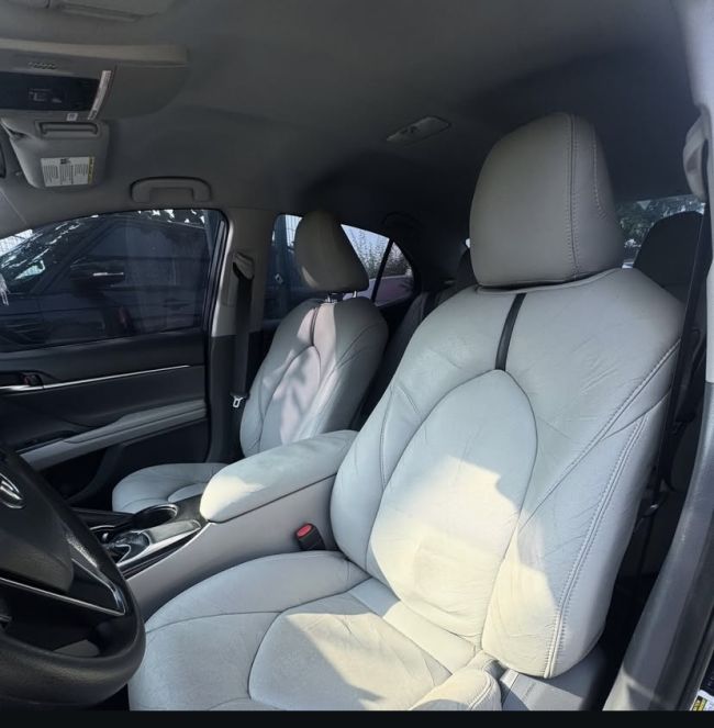 2020 TOYOTA CAMRY LE photo 3