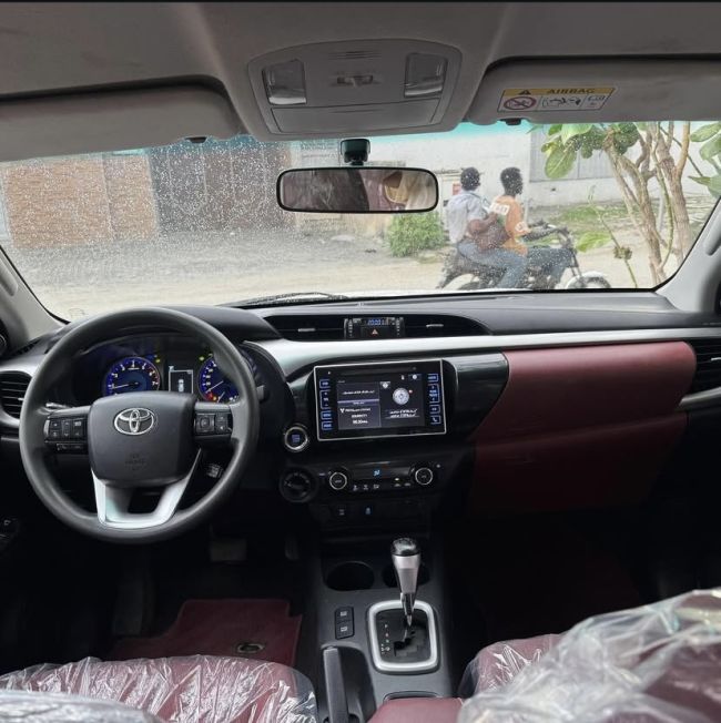 2020 TOYOTA HILUX TRD V6 photo 4
