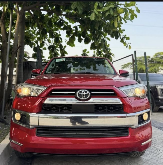 2021 TOYOTA 4RUNNER photo 2