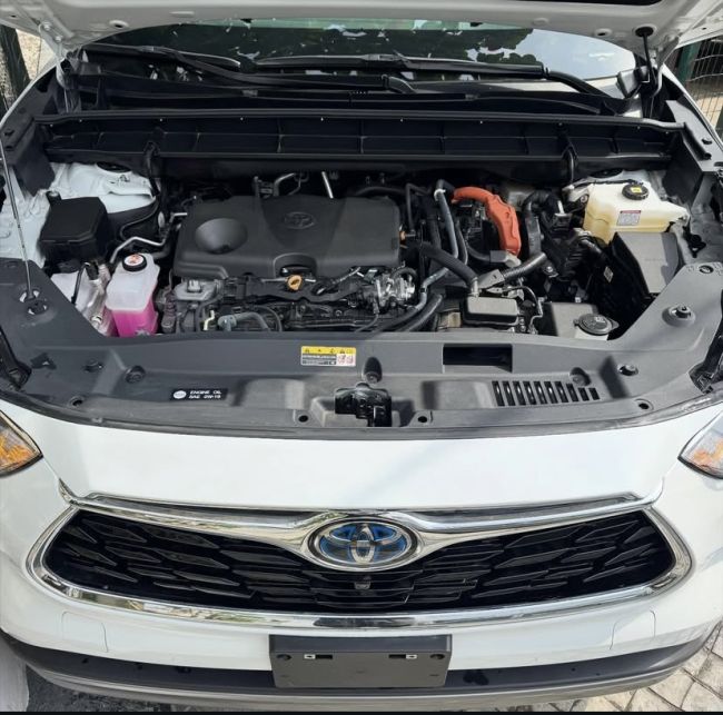 2024 TOYOTA HIGHLANDER PLATINUM AWD photo 2