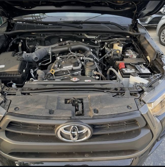 2025 TOYOTA ADVENTURE photo 5
