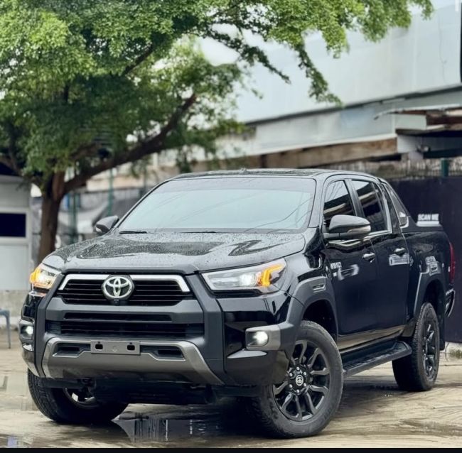 2025 TOYOTA HILUX ADVENTURE V6