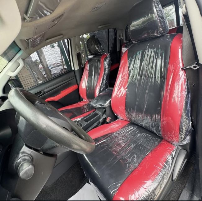 2025 TOYOTA HILUX GR SPORT photo 3