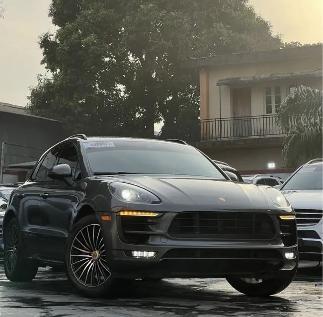 Porche Macan GTS 2018 photo 2