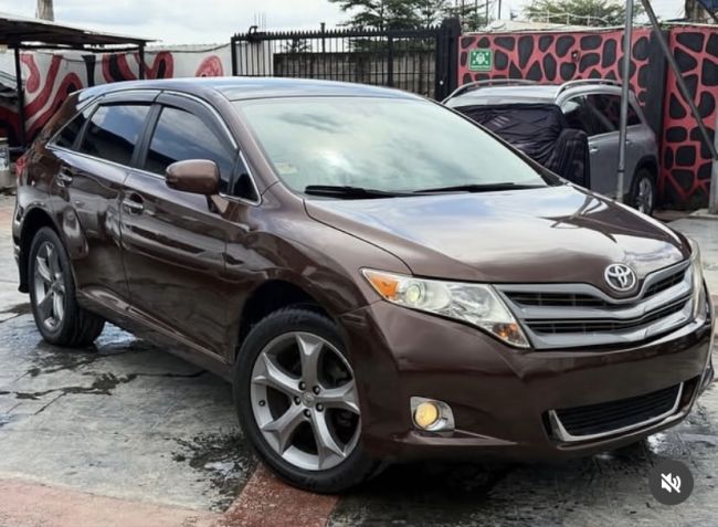Toyoto venza XLE 2010