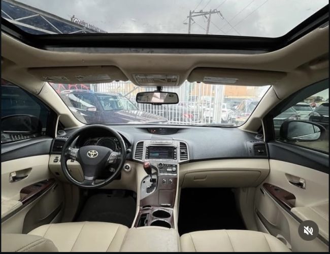Toyoto venza XLE 2010 photo 3