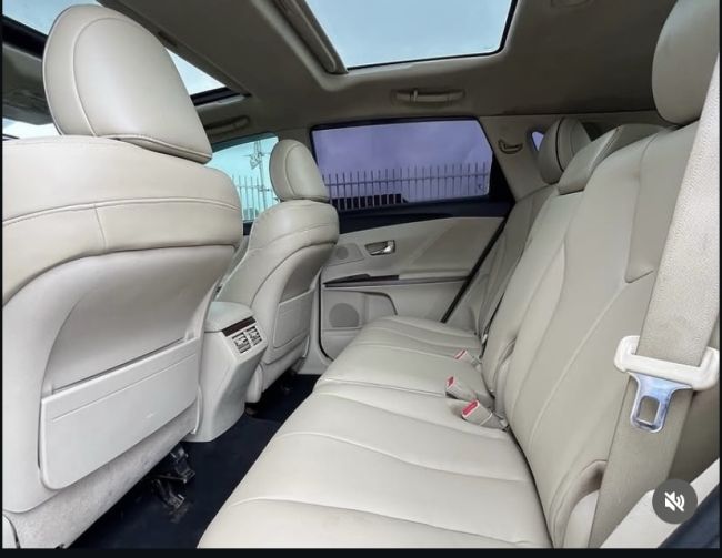 Toyoto venza XLE 2010 photo 4
