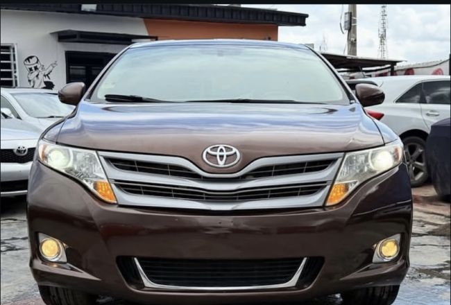 Toyoto venza XLE 2010 photo 2
