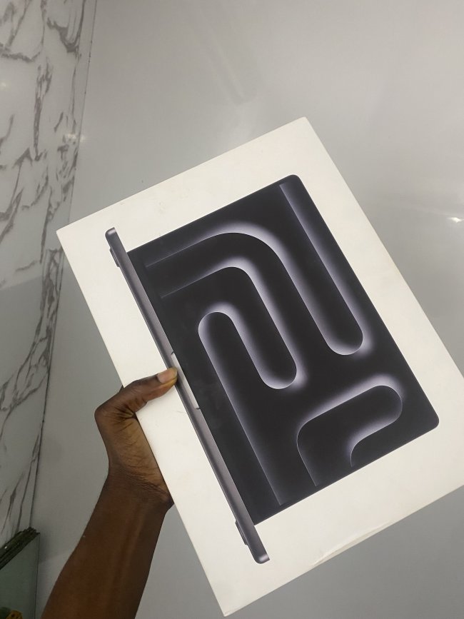 Brand New Apple MacBook Pro m4 chip