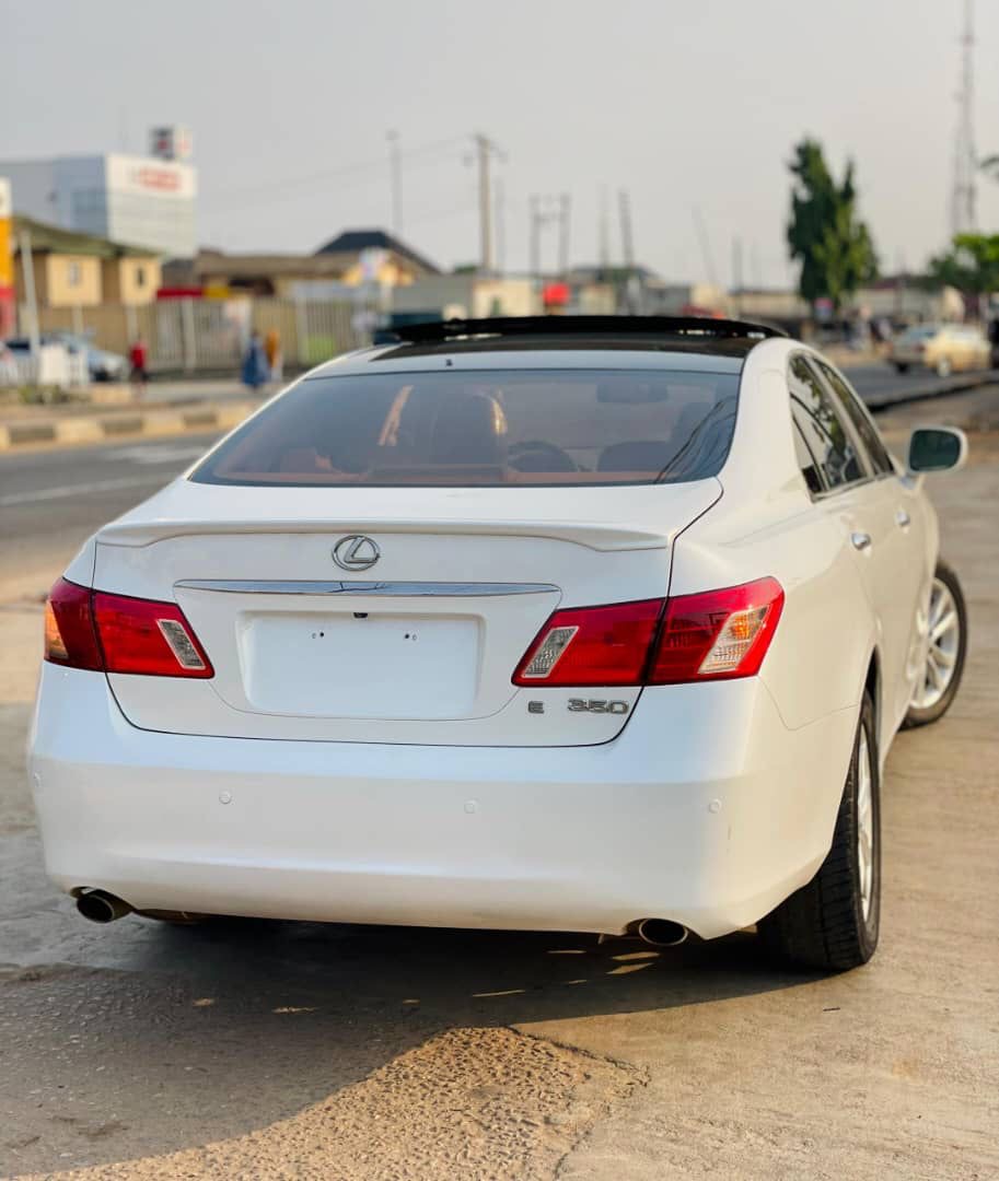 Lexus ES 350 with Panoramic Roof