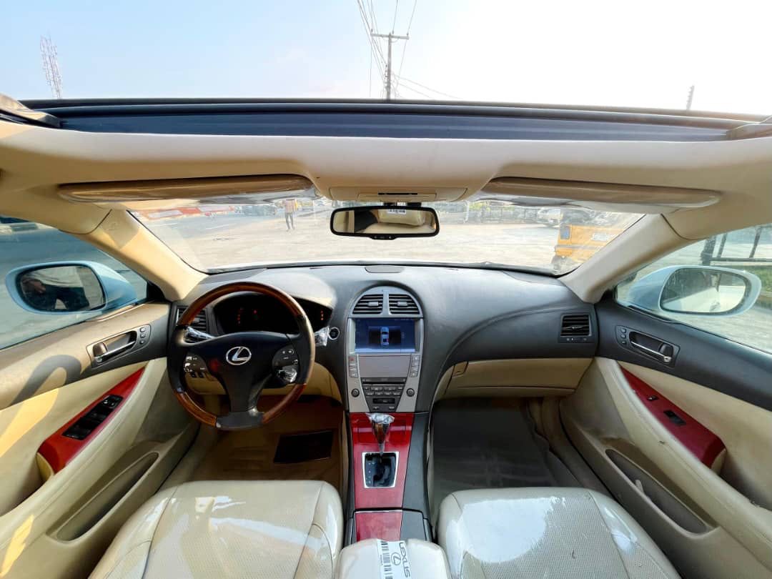 Lexus ES 350 with Panoramic Roof