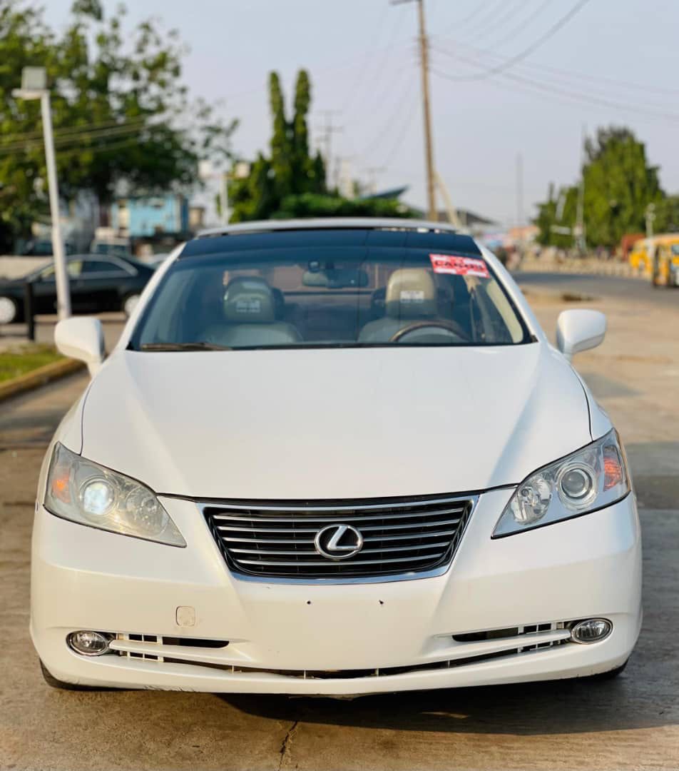 Lexus ES 350 with Panoramic Roof
