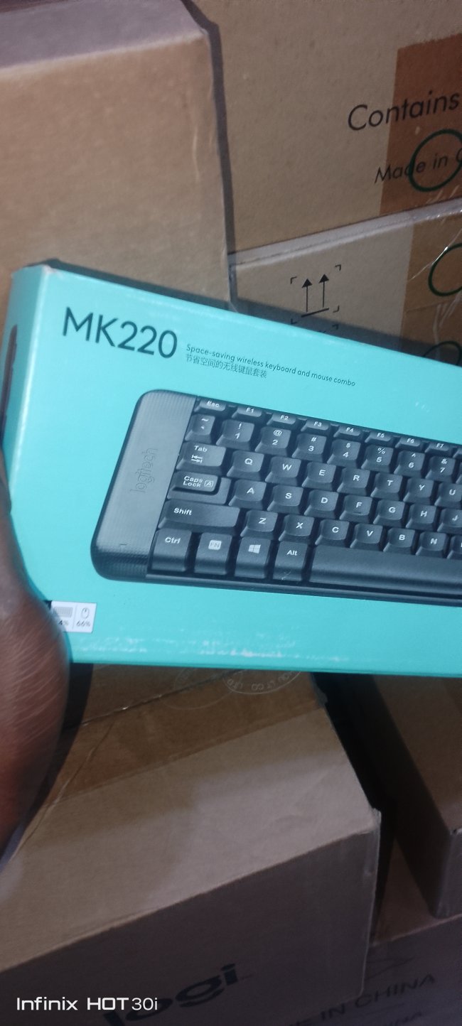 Logitech MK220 Wireless Keyboard and Mouse Combo