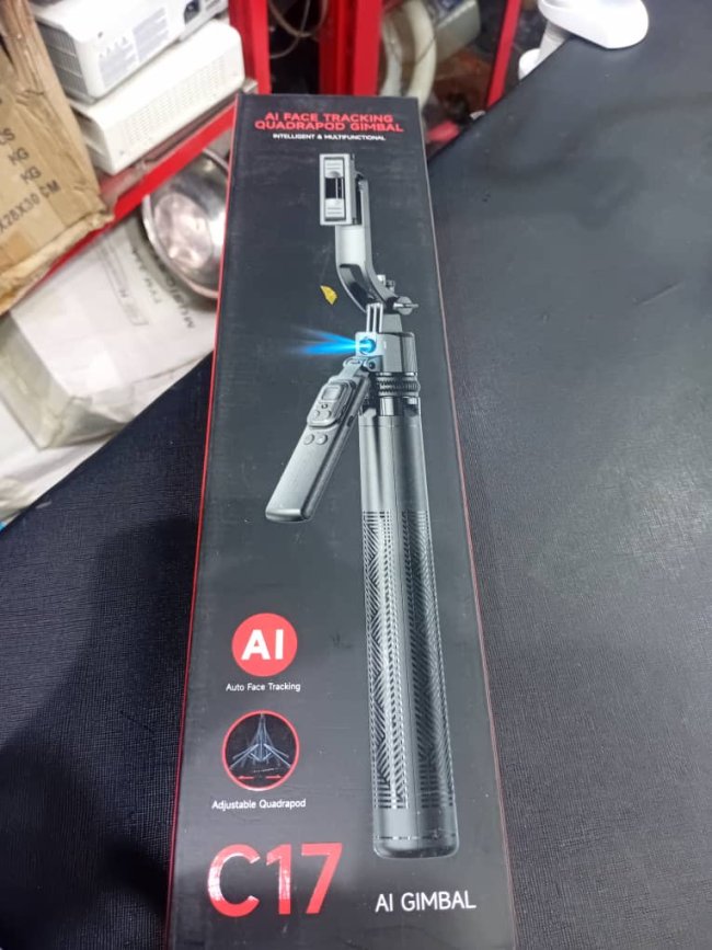 C17 AI Face Tracking Gimbal & Quadrapod